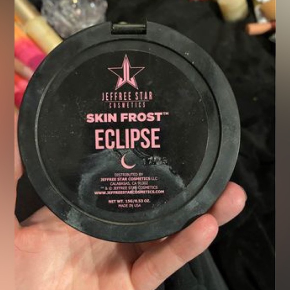 Jeffree Star x Manny MUA collab highlighter Eclipse